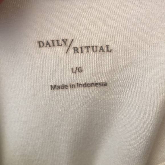 Bundle — Daily Ritual t shirts - Picture 2 of 4